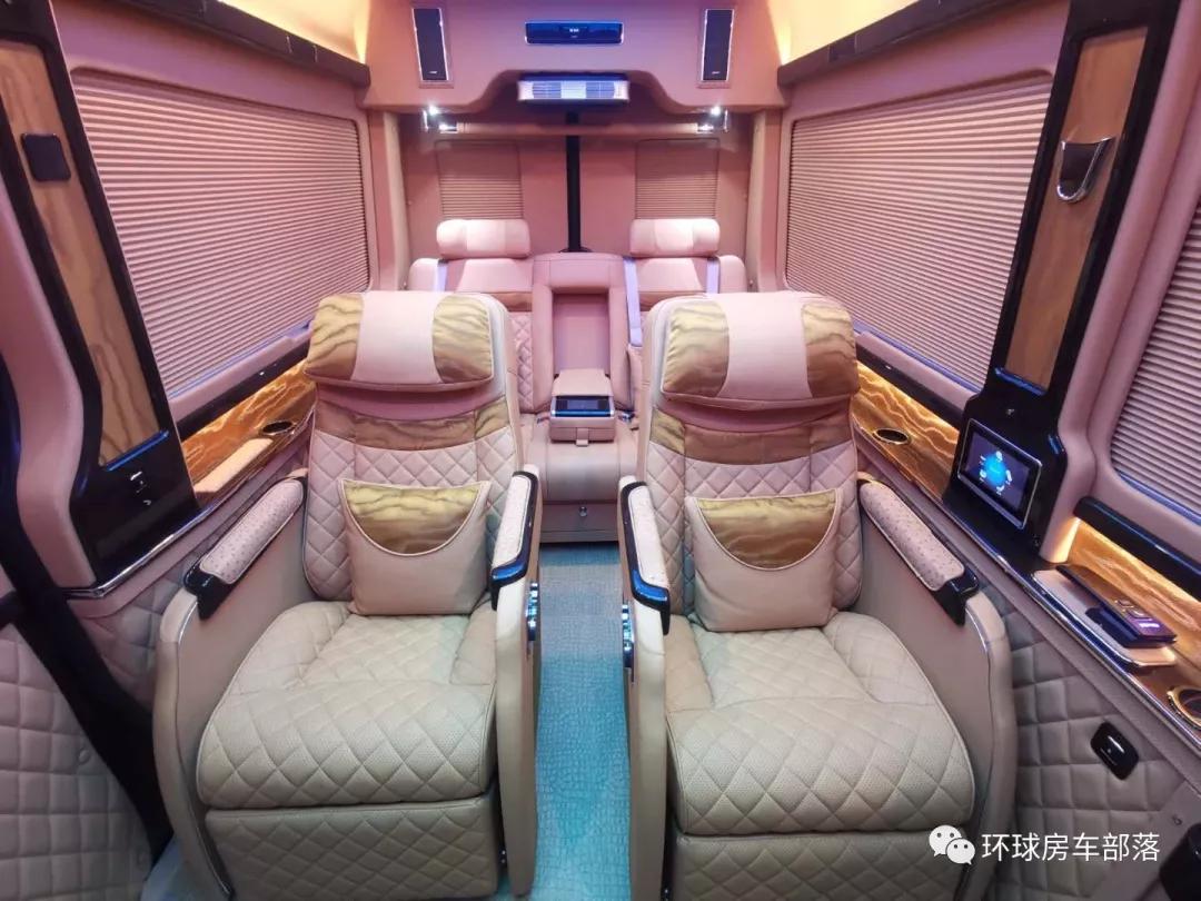 这台奔驰斯宾特B型商旅房车，百万级的玩具，更是户外露营