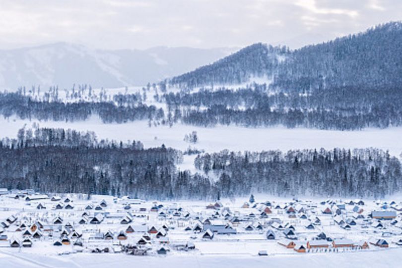 新疆那拉泉木屋房车营地的冬天不比东北差！