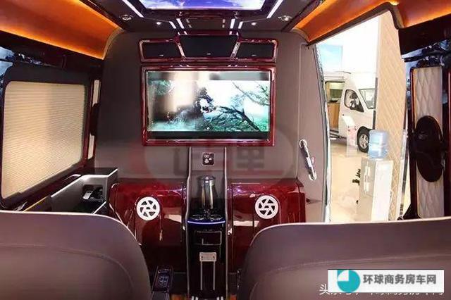 2018款奔驰斯宾特顶级商务房车，带头等舱座椅及升降液晶电视！