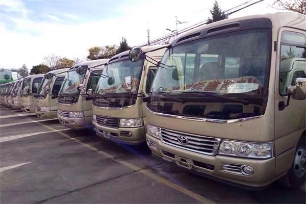 丰田考斯特改装12座商务车改装17座商务车