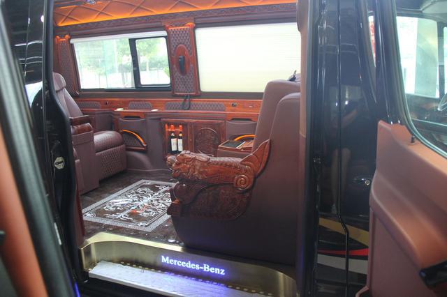 进口斯宾特龙椅版中式皇家风范 奔驰商务车